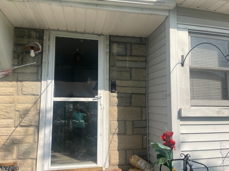 67 Garret St