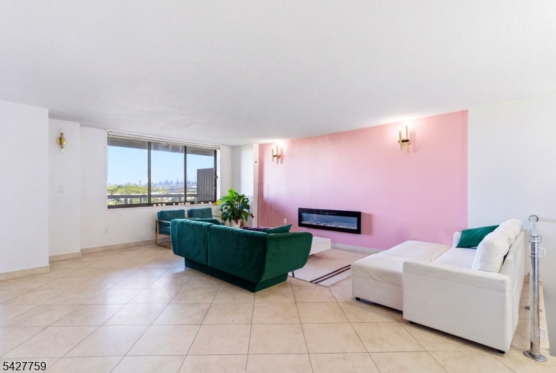 Harmon Cove Tower - Residential