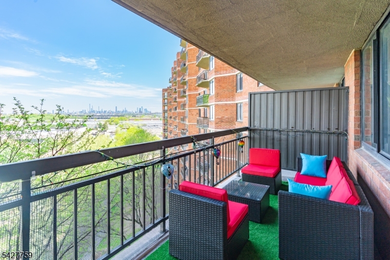 Harmon Cove Tower - Residential