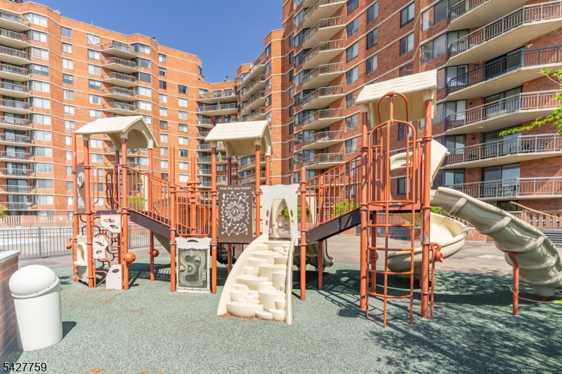 Harmon Cove Tower - Residential