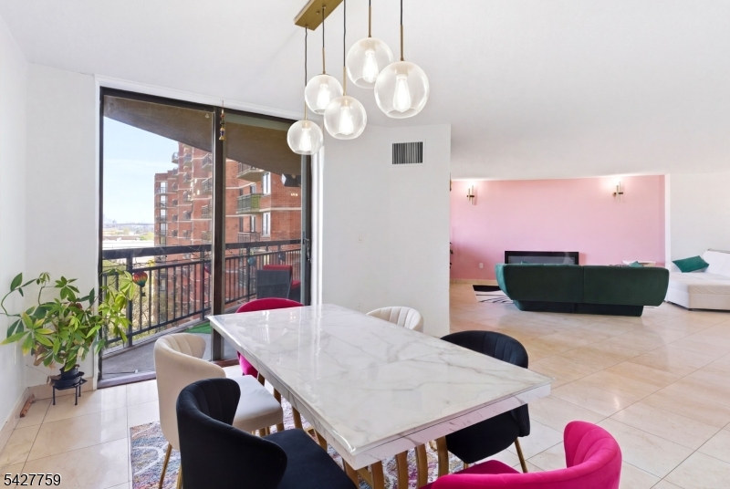 Harmon Cove Tower - Residential