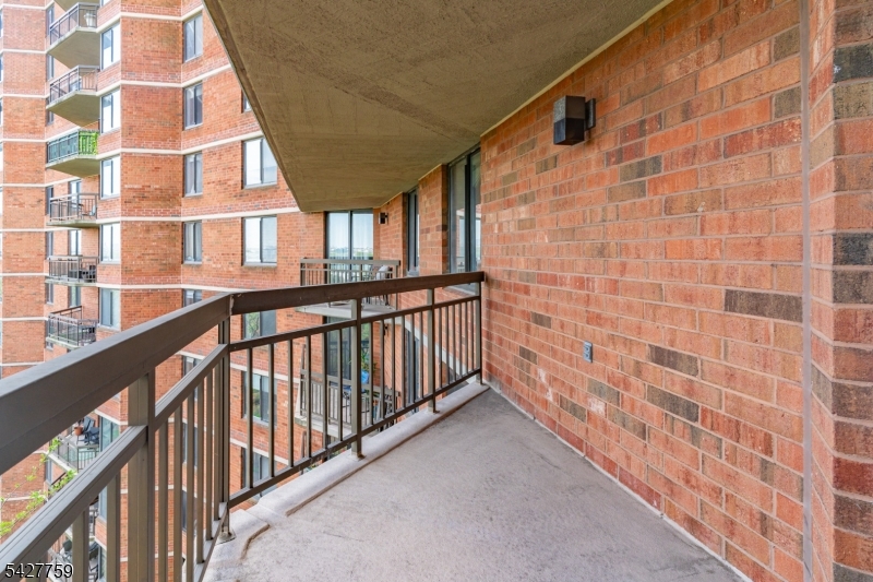 Harmon Cove Tower - Residential