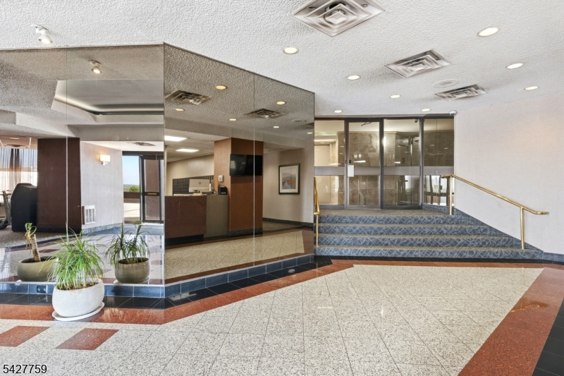 Harmon Cove Tower - Residential