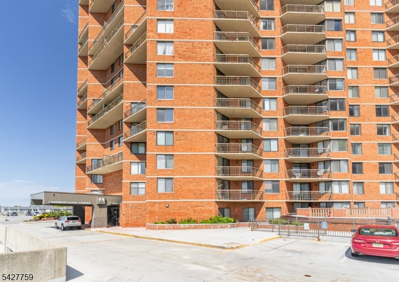 Harmon Cove Tower - Residential