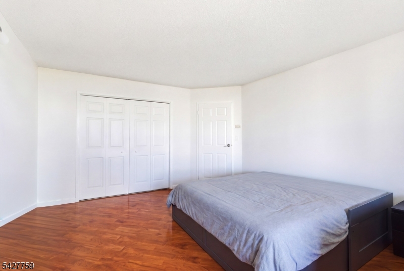 Harmon Cove Tower - Residential