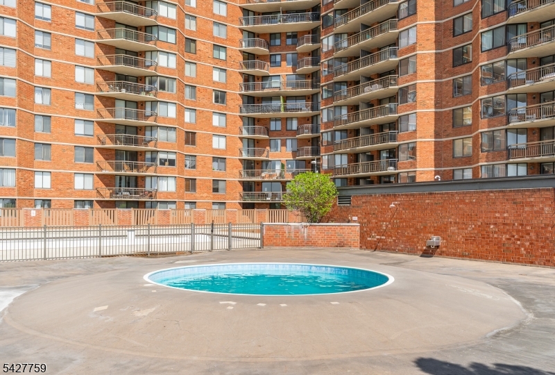 Harmon Cove Tower - Residential