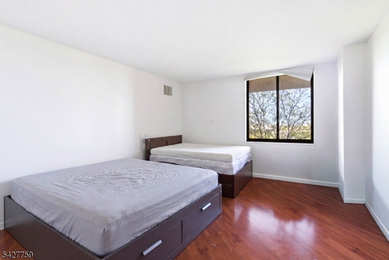 Harmon Cove Tower - Residential