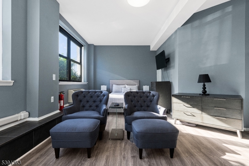 Renaissance Towers - Residential