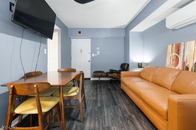 Renaissance Towers - Residential