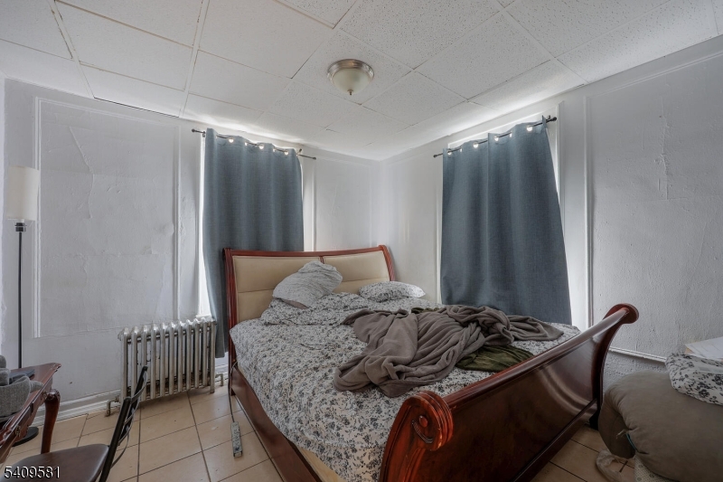 FOURPLEX SOUTH NEWARK - Residential Income