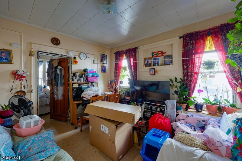 FOURPLEX SOUTH NEWARK - Residential Income