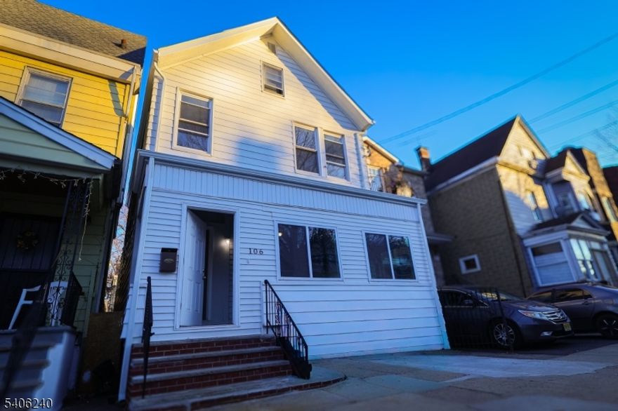 Move-in ready and built for real living! Enjoy a brand-new, fully renovated kitchen outfitted with all-new stainless steel appliances plus washer/dryer hookups for everyday convenience. The home offers generous square footage with flexible layouts that comfortably accommodate furniture of all sizes. Located near mass transit, major highways, and shopping/dining, this is a rare single-family rental that delivers privacy, space, and is available for immediate occupancy! An ideal option for renters who want the true homeownership feel before making the leap to buy, without the long-term commitment.