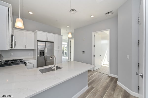271 MILLBURN AVE # 2A, MILLBURN, NJ 07041 - Image 178fda76c4ac2e3fcdae87fda497022d/1047042395