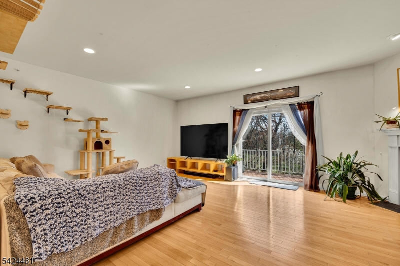 Glenmont Commons - Residential