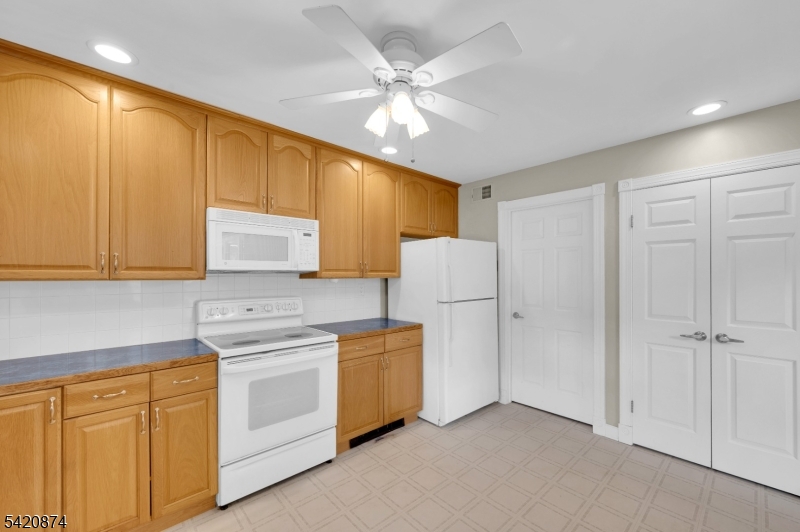 Leisure Vlg W - Residential