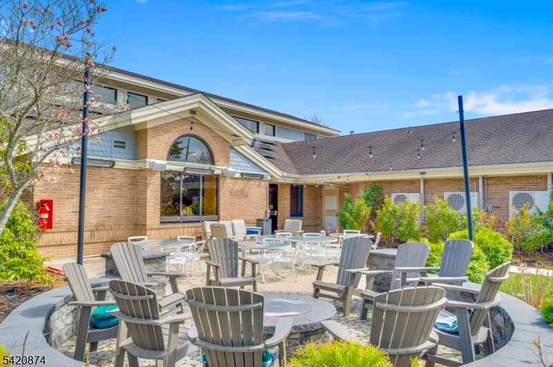 Leisure Vlg W - Residential