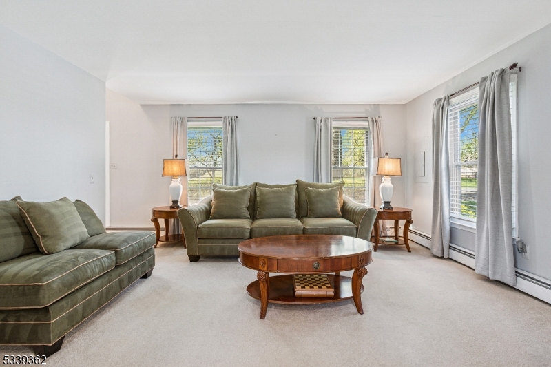 Franklin Twp., New Jersey 08873, United States, 3 Bedrooms Bedrooms, ,2 BathroomsBathrooms,Residential,Pending,119269