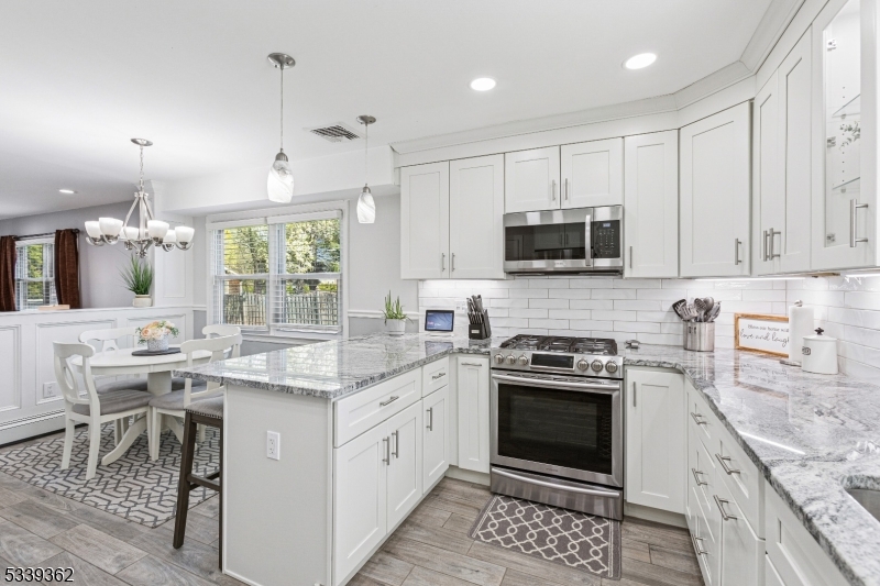 Franklin Twp., New Jersey 08873, United States, 3 Bedrooms Bedrooms, ,2 BathroomsBathrooms,Residential,Pending,119269