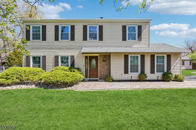 Franklin Twp., New Jersey 08873, United States, 3 Bedrooms Bedrooms, ,2 BathroomsBathrooms,Residential,Pending,119269