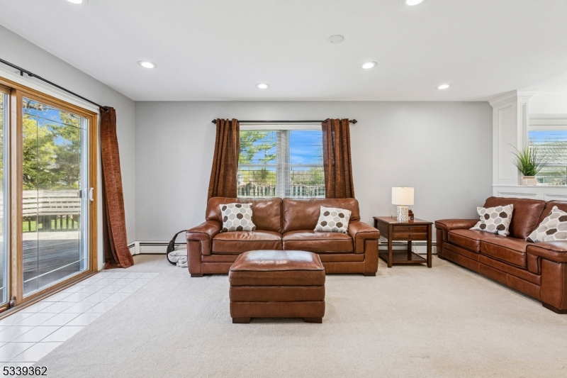 Franklin Twp., New Jersey 08873, United States, 3 Bedrooms Bedrooms, ,2 BathroomsBathrooms,Residential,Pending,119269