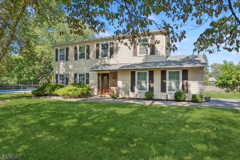 Franklin Twp., New Jersey 08873, United States, 3 Bedrooms Bedrooms, ,2 BathroomsBathrooms,Residential,Pending,119269