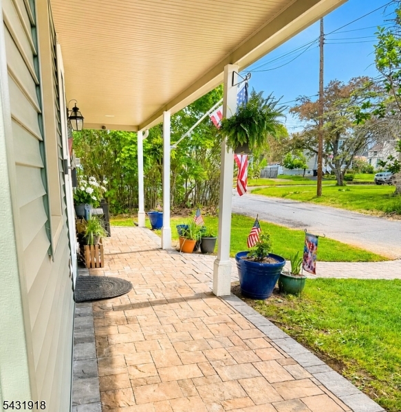 205 Rush Ave - Photo 2