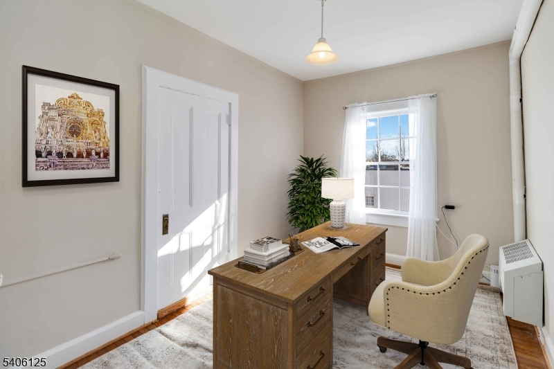 CENTRAL BUSINESS DISTRICT - Commercial Lease