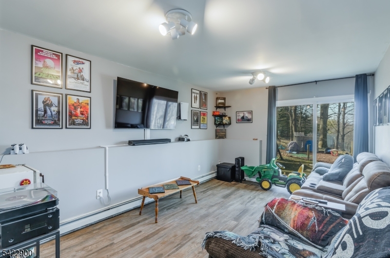 Barry Lakes - Residential