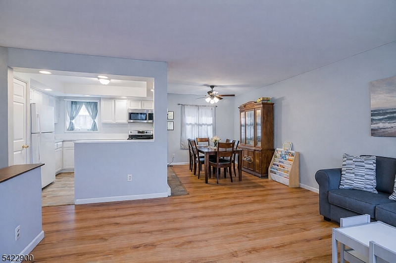 Barry Lakes - Residential