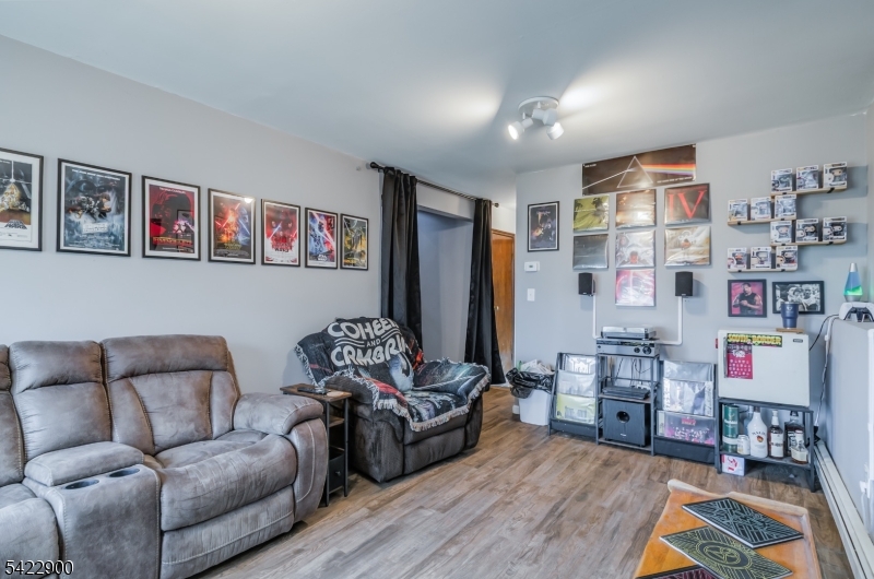 Barry Lakes - Residential