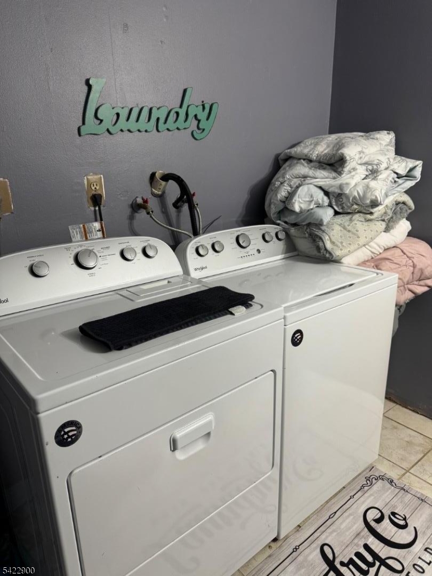 Barry Lakes - Residential