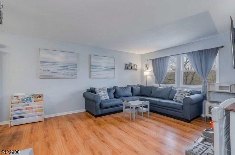 Barry Lakes - Residential