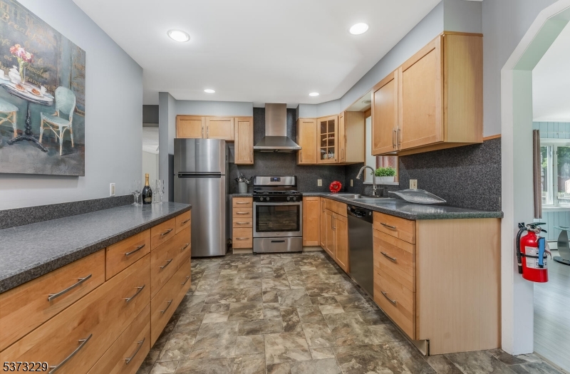 Washington Twp., New Jersey 07882, United States, 3 Bedrooms Bedrooms, ,2 BathroomsBathrooms,Residential,Active,179330