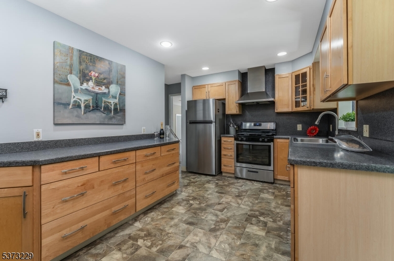 Washington Twp., New Jersey 07882, United States, 3 Bedrooms Bedrooms, ,2 BathroomsBathrooms,Residential,Active,179330