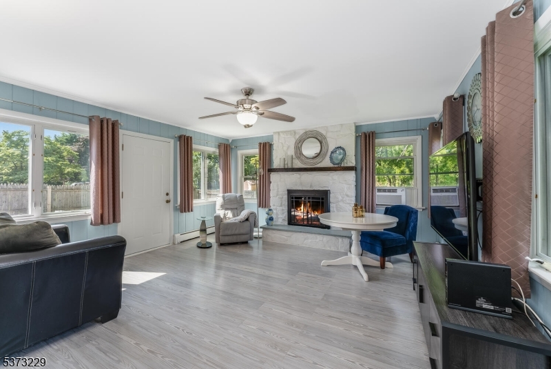 Washington Twp., New Jersey 07882, United States, 3 Bedrooms Bedrooms, ,2 BathroomsBathrooms,Residential,Active,179330