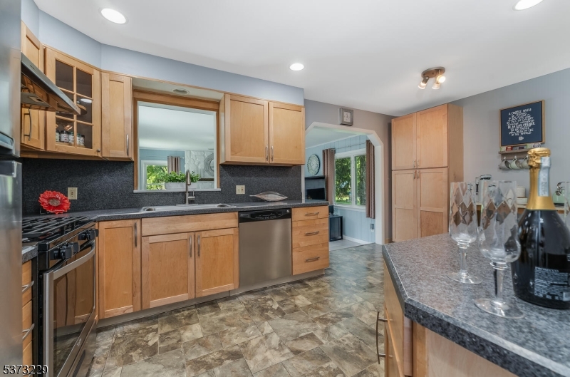 Washington Twp., New Jersey 07882, United States, 3 Bedrooms Bedrooms, ,2 BathroomsBathrooms,Residential,Active,179330