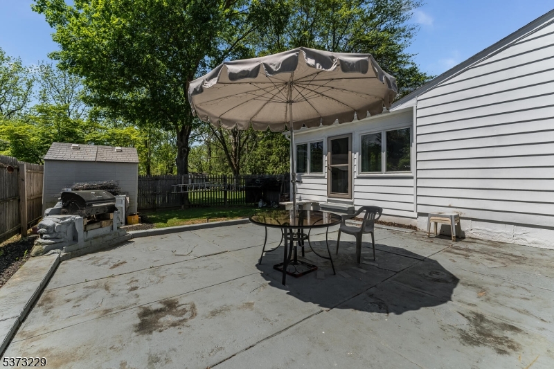 Washington Twp., New Jersey 07882, United States, 3 Bedrooms Bedrooms, ,2 BathroomsBathrooms,Residential,Active,179330