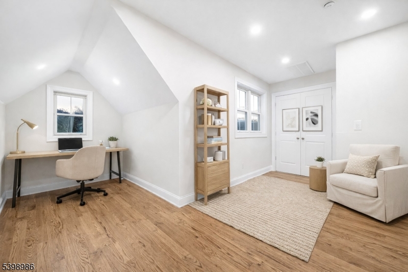 Knoll Edge - Residential