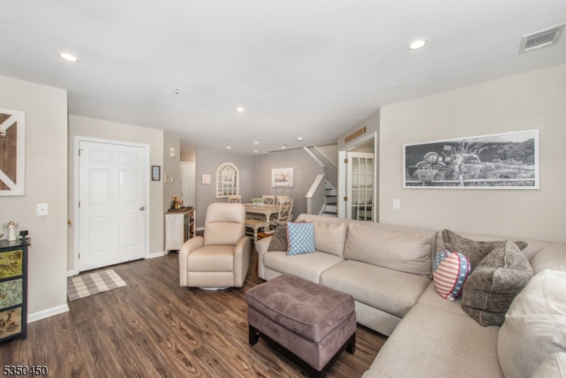 44 Ridgedale Ave 115