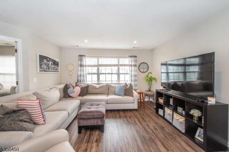 44 Ridgedale Ave 115