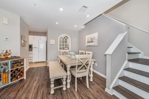MLS: 3956536