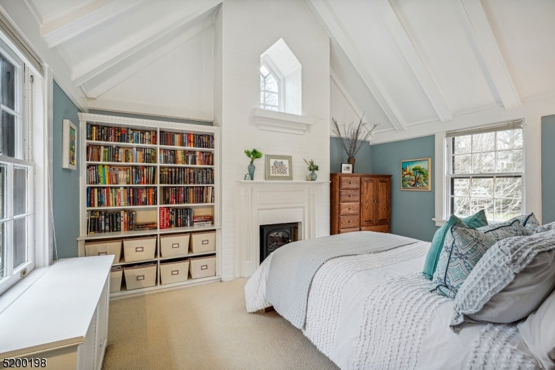 OLD SHORT HILLS - Residential