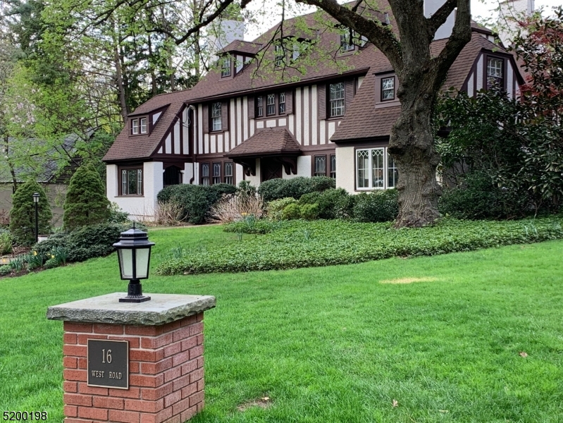 OLD SHORT HILLS - Residential