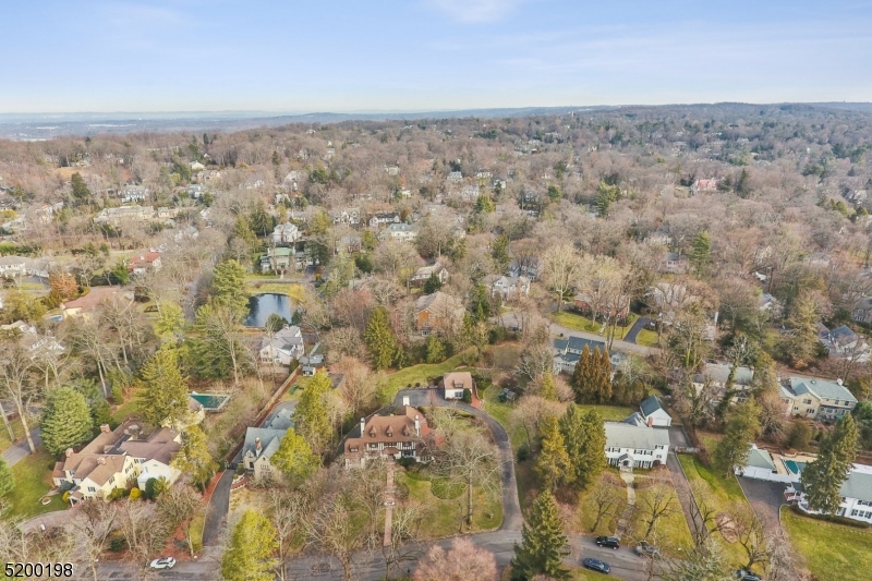 OLD SHORT HILLS - Residential