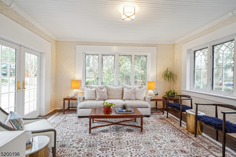 OLD SHORT HILLS - Residential