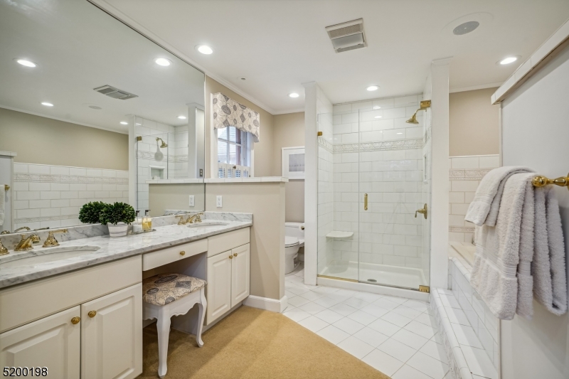 OLD SHORT HILLS - Residential