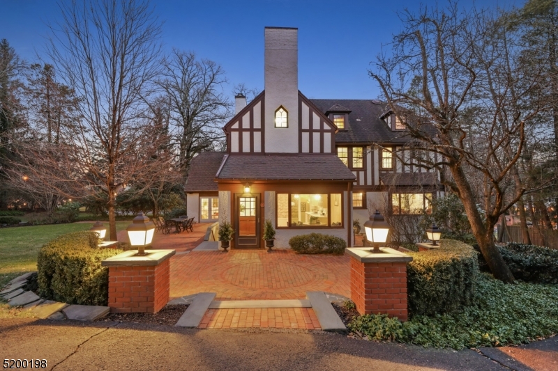 OLD SHORT HILLS - Residential