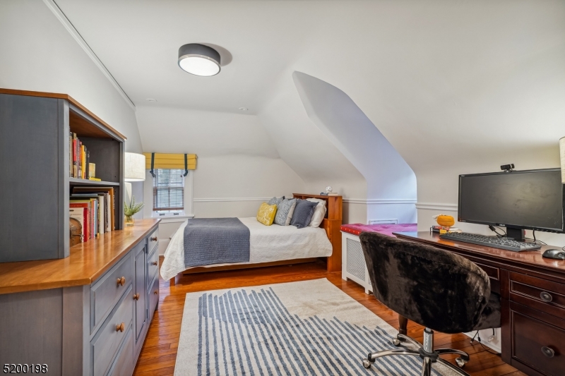 OLD SHORT HILLS - Residential