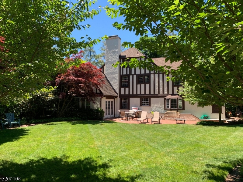 OLD SHORT HILLS - Residential