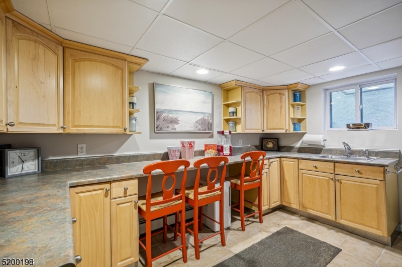 OLD SHORT HILLS - Residential